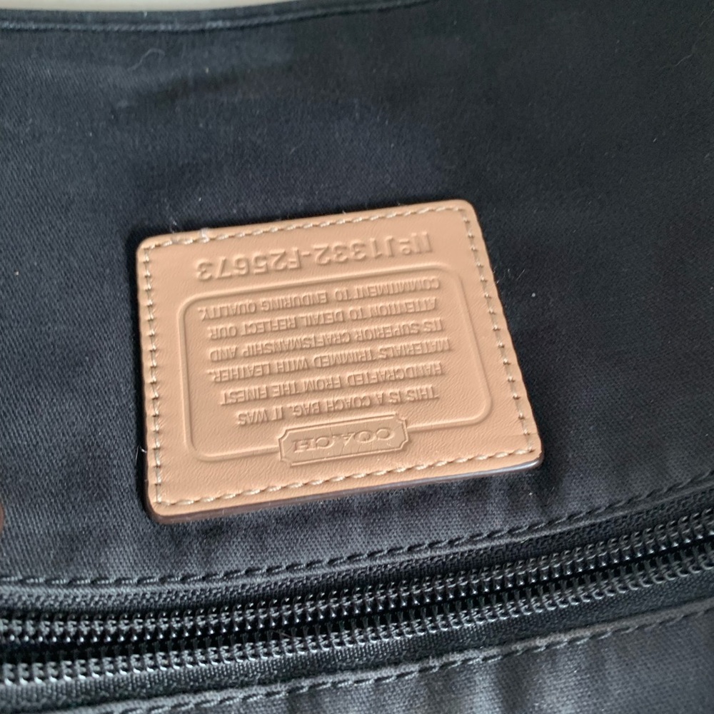 COACH Park Metro Dream Retro Mod Tote- large - Picture 4 of 5